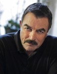 Tom-Selleck-as-Frank-Reagan-blue-bloods-cbs-15634793-487-639